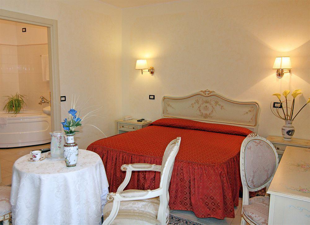 Hotel Royal Bosa Rum bild